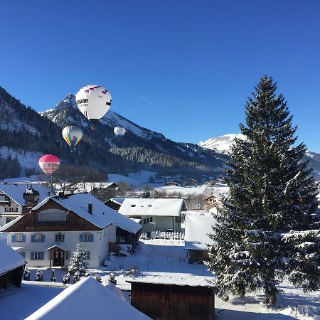 Hotel Goldenes Kreuz Танхайм Екстериор снимка