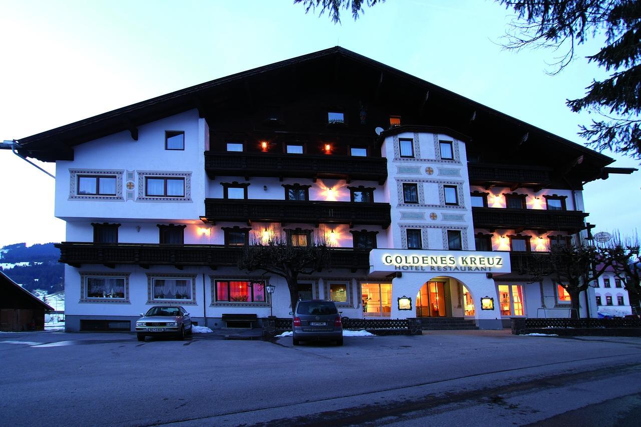 Hotel Goldenes Kreuz Танхайм Екстериор снимка
