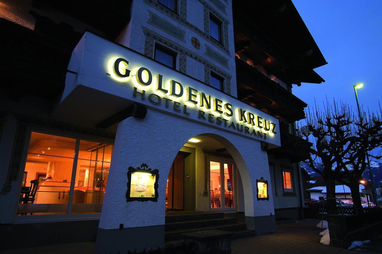Hotel Goldenes Kreuz Танхайм Екстериор снимка