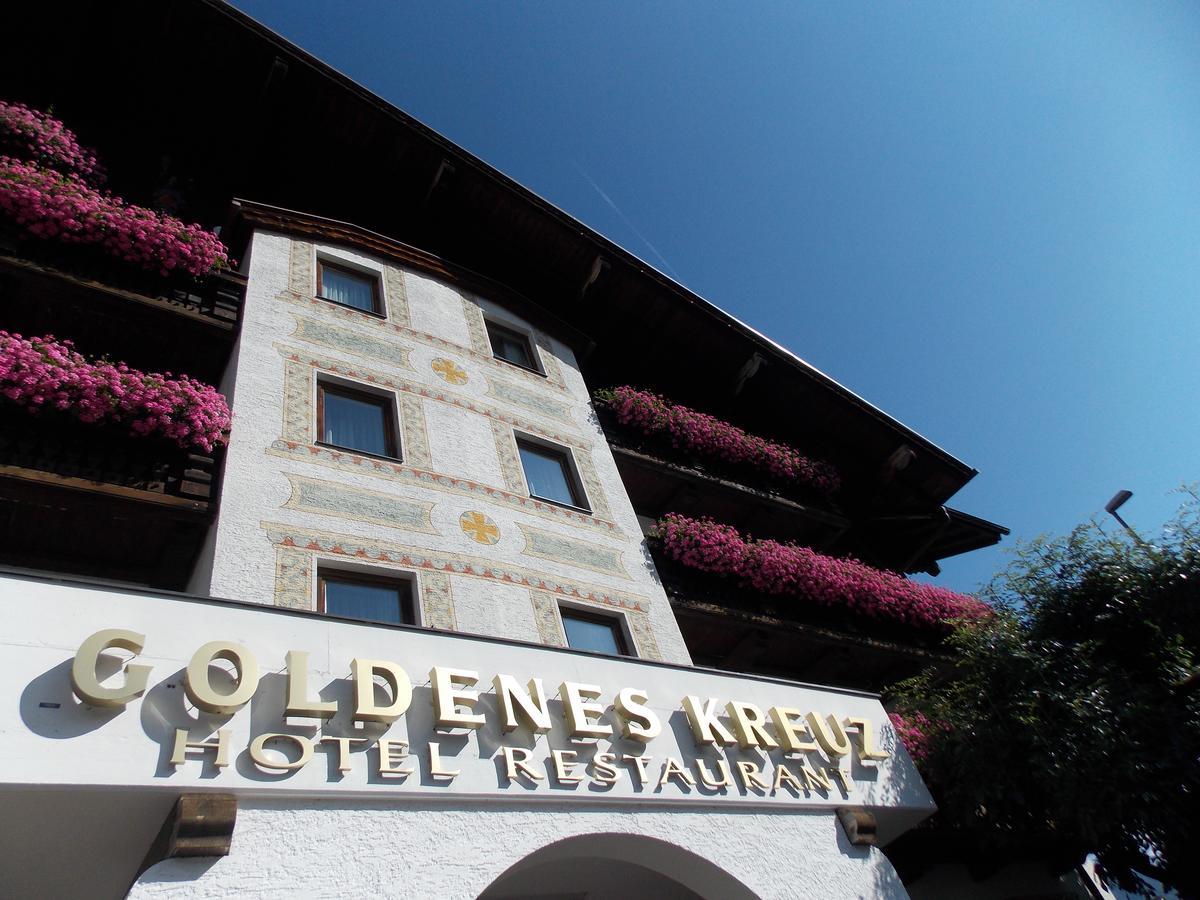Hotel Goldenes Kreuz Танхайм Екстериор снимка