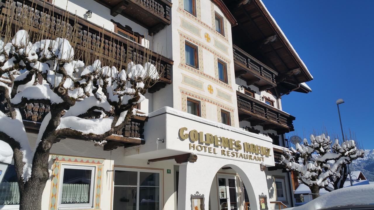 Hotel Goldenes Kreuz Танхайм Екстериор снимка