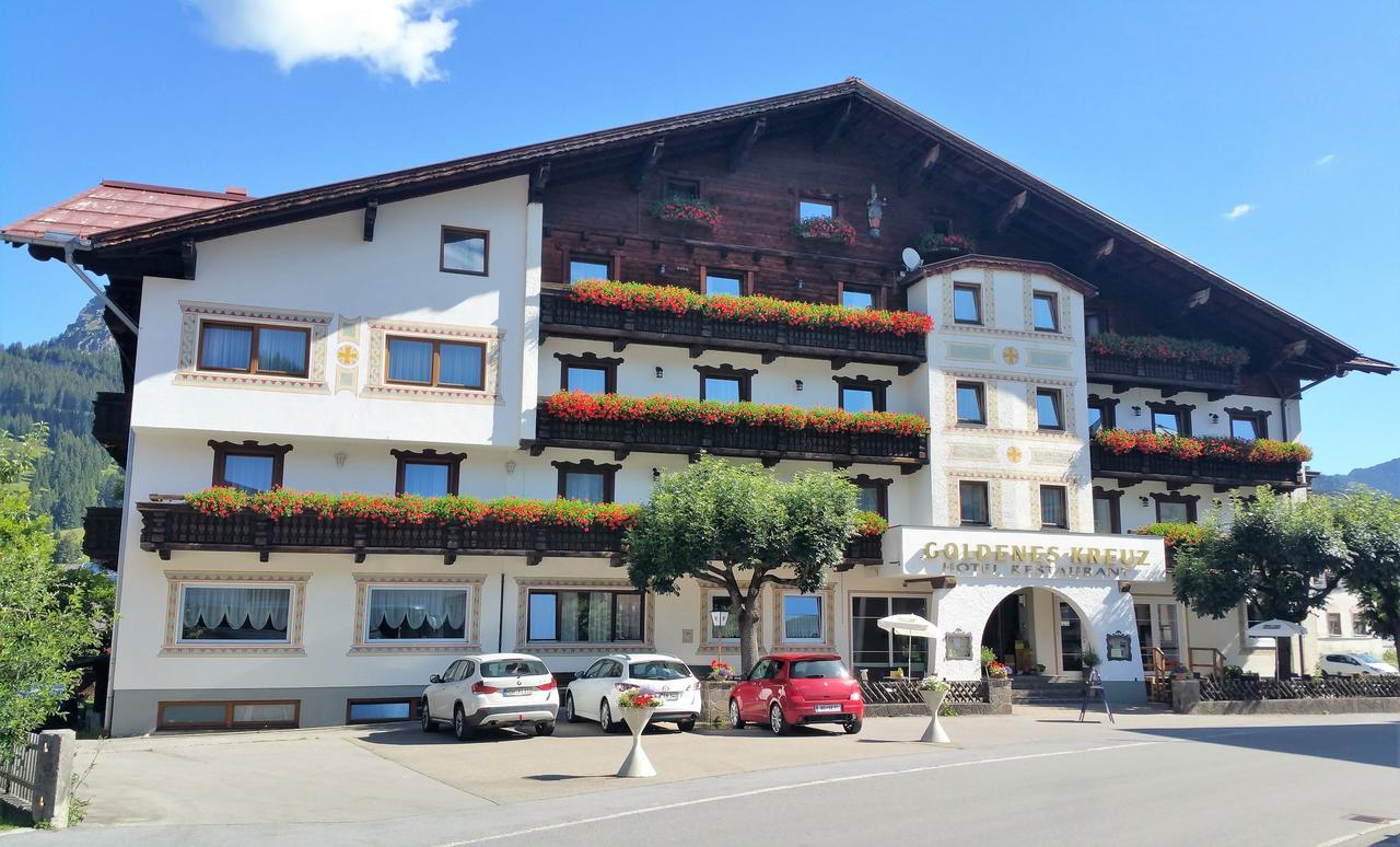 Hotel Goldenes Kreuz Танхайм Екстериор снимка
